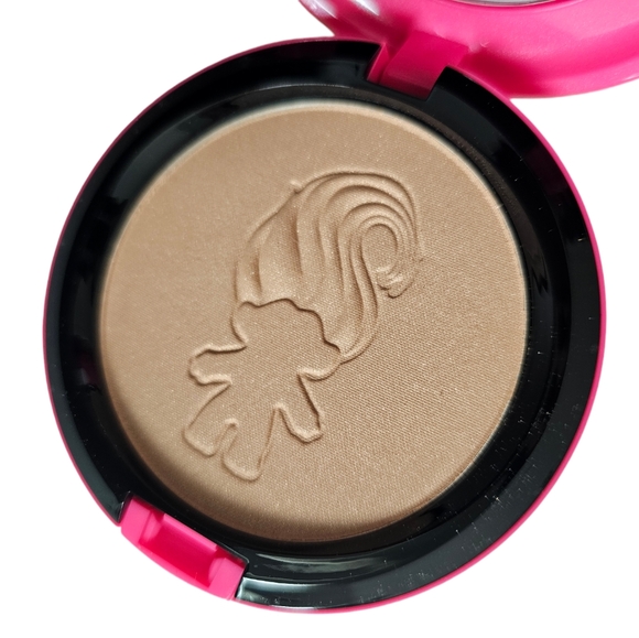 Mac Cosmetics Trolls Beauty Powder Glow Rida Highlighter NIB - Picture 4 of 8